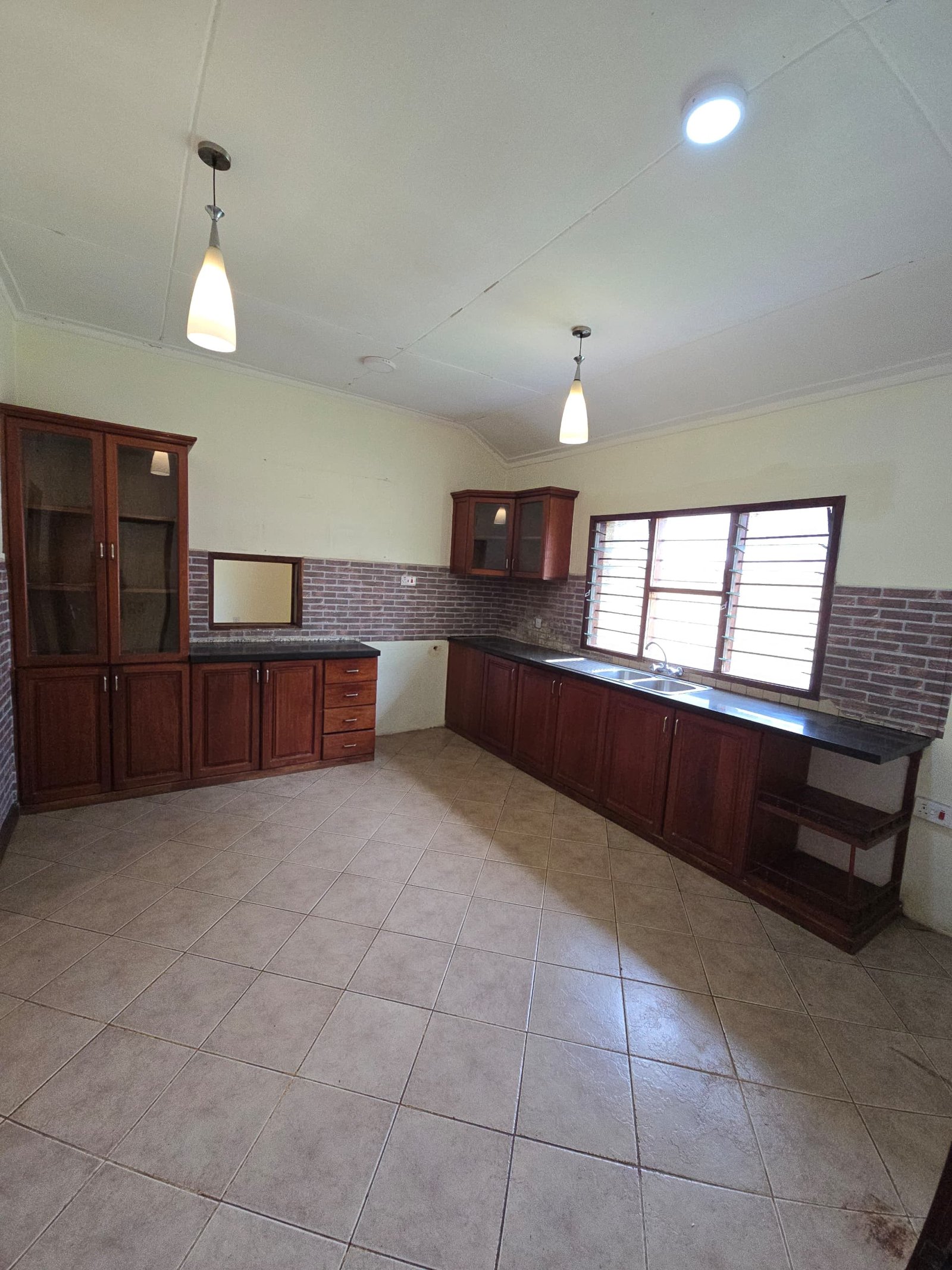 Nyumba inauzwa chanika inaviumba vi3 nasebule