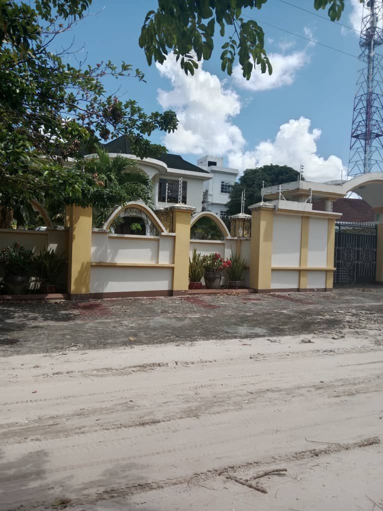 Nyumba ipo mkulasini  nimpiya  nyumba inauzuwa